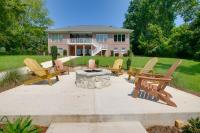 Beautiful Lake Sinclair Retreat w/ Dock & Deck! - Chambres d'hôtes Milledgeville