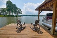 Beautiful Lake Sinclair Retreat w/ Dock & Deck! - B&B Milledgeville