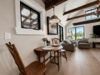 The Grain House at What The Farm - Bed and Breakfast Loveland
