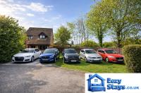 5-Bed MK Home - Sleeps 12 - Contractors & Groups Welcome - B&B Milton Keynes