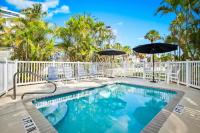 Parrot Beach Cottages Suite #1 - Bed and Breakfast Siesta Key