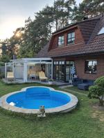 Idyllic Holiday Home with Pool, Sauna, and terrace near Steinhuder Meer - B&B Rehburg-Loccum