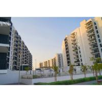 Modern 1BR with Balcony - Waters Edge Yas Island - B&B Abu Dabi