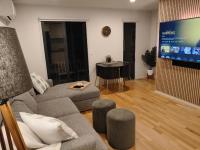 Park & Central City Spa-Pool Escape with Garage - B&B Christchurch