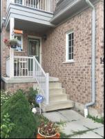 Affordable Spacious Private Suite & Ensuite Bath & Free Parking Near Toronto Pearson Airport - Chambres d'hôtes Mississauga