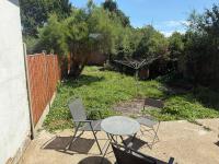 Entire 3-Bedroom Home Near Luton Airport Driveway WiFi - Bed and Breakfast Luton