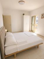 Seaside Apartment in Qerret - Bed and Breakfast Golem