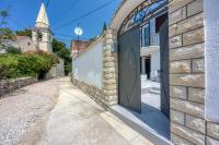 Captain's House - Sv. Jakov /w Terrace - Happy Rentals - B&B Nerezine