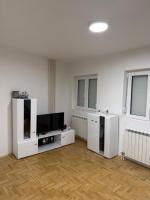 Loli apartman 3 - B&B Kraljevo