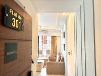 Sunlight 1BHK Modern Apartment with Pool - 5 Mins to Candolim Beach - Chambres d'hôtes Candolim