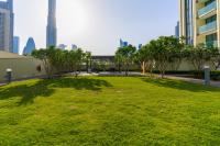 Downtown Luxury, Stunning 1BR Apartment, Direct Access to Dubai Mall - Ferienwohnung Dubai
