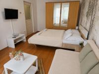 Zoli Apartmanok-Kinga Kölcsey 34-36 - B&B Hajdúszoboszló