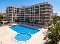 Sea, Pool and PortAventura - B&B La Pineda