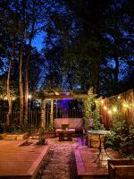The Warwick Grove Townhouse with Secret Garden - Bed and Breakfast High Heaton