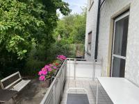 Apartment in Gelb, mit Balkon, Kamin, 50 Schritte zu Radweg, ideal for Long Stay, 4 Singles in Single Rooms - B&B Mainstockheim