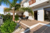 Azure Pearl 3BR Superior Seaside Villa , Protaras - B&B Paralímni