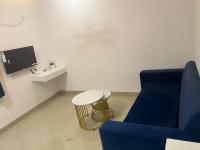 Room with tub n hammock near sea - B&B Bombay