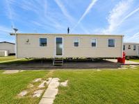 Great 8 Berth Caravan For Hire At Seawick Holiday Park In Essex Ref 27490Sw - Chambres d'hôtes Clacton-on-Sea