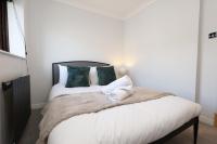 Spacious 3 Bed Home With Free Parking | Sleeps 5 | Swansea - Ferienwohnung Swansea