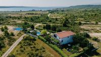 Apartment Ljubica with pool - Bed and Breakfast Krneša