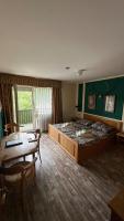 Hunting Suite with Lake View - B&B Grafenwiesen