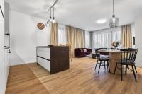 One-Bedroom Apartment with View