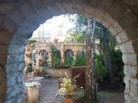 Character Cottage with Balcony in Peaceful Garden - Ferienwohnung Johannesburg