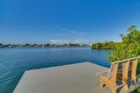 Indian Rocks Beach Getaway w/ Balcony + Bay View! - Chambres d'hôtes Clearwater Beach