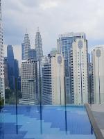 Kualalampur rooftop pool petronas twin tower view majestic residence - Chambres d'hôtes Kuala Lumpur