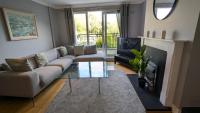 Large Newly updated 3BD Duplex 20Min to Airport - B&B Dublin