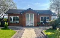 Gortin Glen Forest Cabin Sleeps 7 with Parking - B&B Omagh