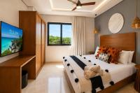 Two-Bedroom Deluxe Apartment with Private Jacuzzi