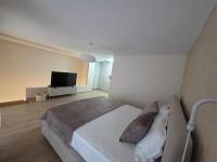 Luxury Seaside Escape 1 - Free Private Parking - B&B Golem