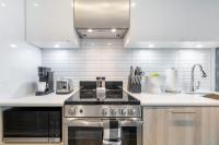 Modern 1BR Designer Condo Sleeps 4 - Ferienwohnung Toronto