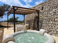 TIPICO TRULLO VISTA MARE - Vasca Idromassaggio Privato - B&B Marina di Pescoluse