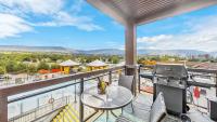 Spectacular View Playa 501 Pool and 1 min To Beach - B&B Kelowna
