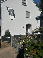 Ferienwohnung Elya Gartenparadies nahe Events, Outlet und Spa - Chambres d'hôtes Bad Münstereifel