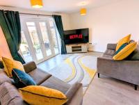 3 Bedrooms, 2 Showers, 3 Toilets, Private Parking - Chambres d'hôtes Crewe
