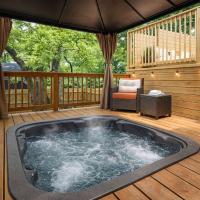 Venetian Pool Hot Tub Sauna and Cold Plunge - B&B Charlotte