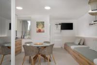 Sunny Apartment with Terrace - B&B Ancarano