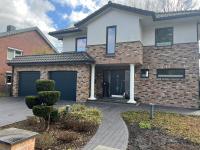 Villa an der Evenburg in Leer, 124 qm, Parkplatz, Glasfaser, Voll Ausgestattet - B&B Leer