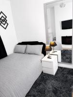 Located in London, next to Forest Hill train station , Studio Apartment nice relaxing chill spot - Ferienwohnung Forstal
