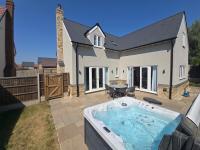 The Kingfisher Sleep 10 5BR Near Stansted Airport - Ferienwohnung Great Dunmow