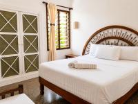 Oceanfront Beach Escape With Pool - B&B Malindi