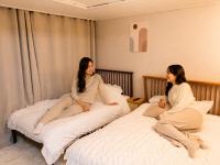 #MangwonStation1min#MangwonDong#MangwonMarket#CloseToSubway#2Beds#PrivateRoom#DesignHouse - Bed and Breakfast Seoel
