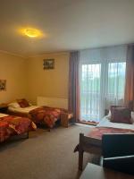 Dreibettzimmer mit Bergblick