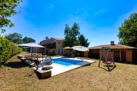 Sunny Garden Villa with Pool - B&B Loborika