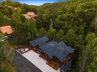 Olive Hill Sleeps 32 Pool Hot Tub Theater Sauna - B&B Sevierville