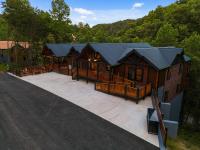 Olive Hill Sleeps 32 Pool Hot Tub Theater Sauna - B&B Sevierville