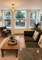 The Garden Flat - Stylish Retreat Near Racecourse - B&B York